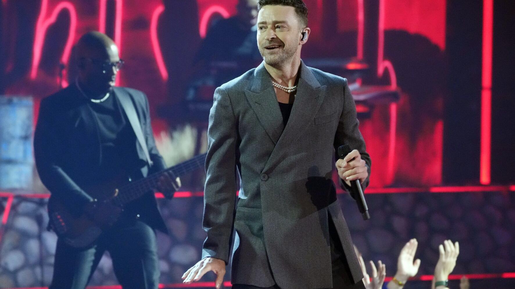 Justin Timberlake takes fans to another dimension at Enterprise Center show